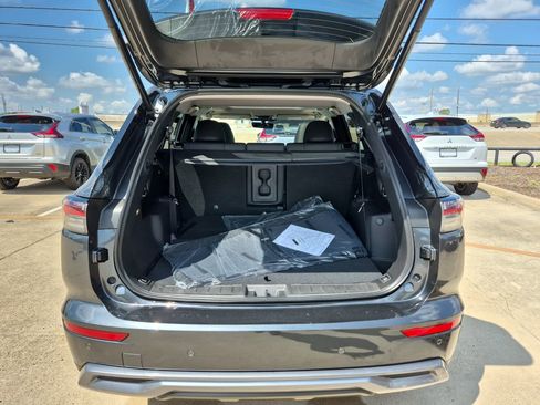 New 2025 Mitsubishi Outlander SE image 57