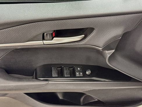 Used 2025 Toyota Camry SE FWD image 19