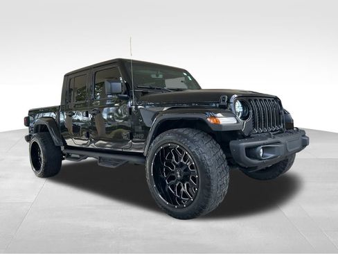 Used 2023 Jeep Gladiator Sport image 2