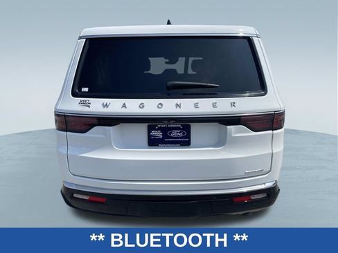 Used 2024 Jeep Wagoneer L Series II RWD image 4