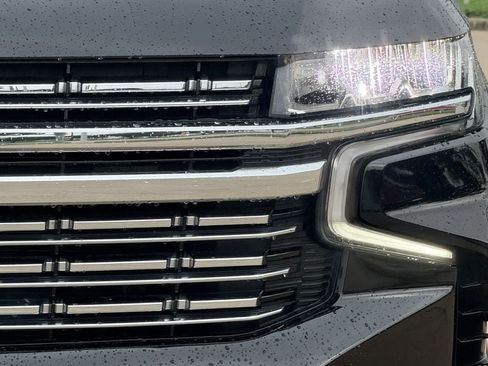 Used 2023 Chevrolet Suburban Premier AWD/4WD image 6