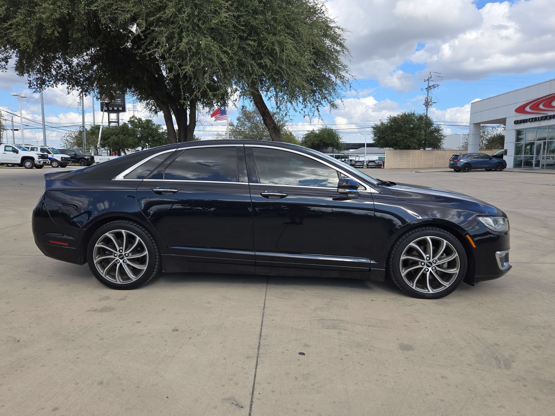 Used 2019 Lincoln MKZ Reserve w/ Reserve Plus Package AWD/4WD image 2