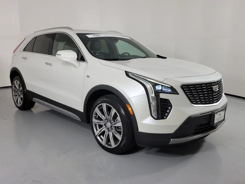 Used 2023 Cadillac XT4 Premium Luxury FWD image 1