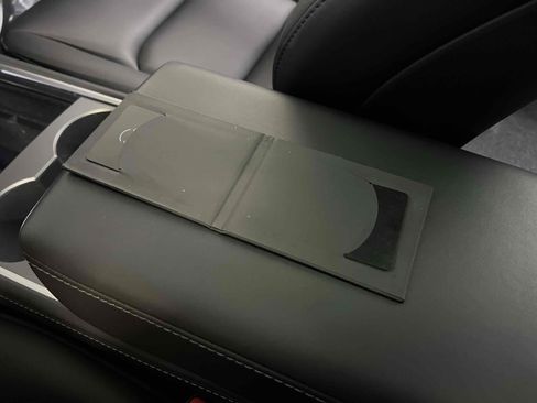 Used 2023 Tesla Model 3 Performance image 9