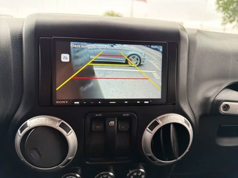 Used 2014 Jeep Wrangler Sahara w/ Connectivity Group AWD/4WD image 20