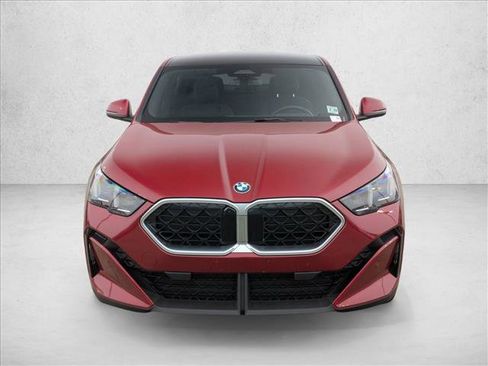 Used 2025 BMW X2 xDrive28i image 2