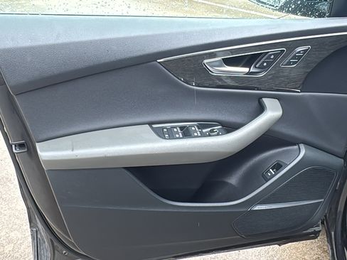 Used 2019 Audi Q8 Prestige w/ Year 1 Package image 12