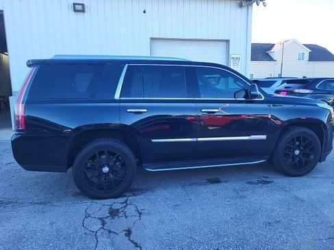 Used 2020 Cadillac Escalade Luxury AWD/4WD image 13