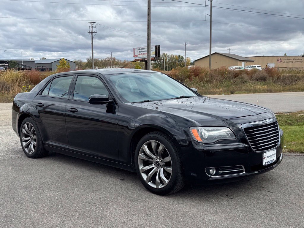 Used 2014 Chrysler 300 S RWD image 33