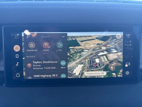 Used 2023 Land Rover Defender 90 S image 14