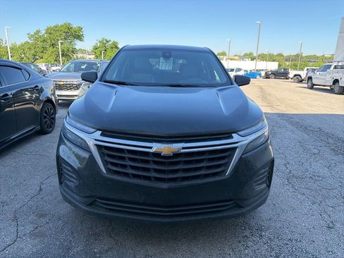 Used 2024 Chevrolet Equinox LS w/ LS Convenience Package FWD image 2