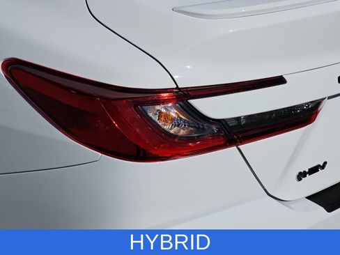 Used 2025 Toyota Camry SE FWD image 32