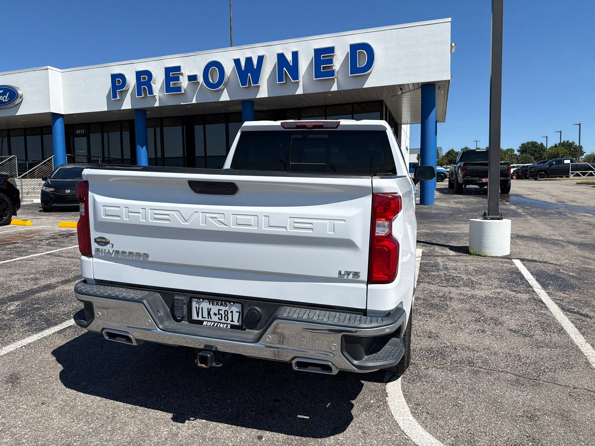 Used 2022 Chevrolet Silverado 1500 LTZ AWD/4WD image 4