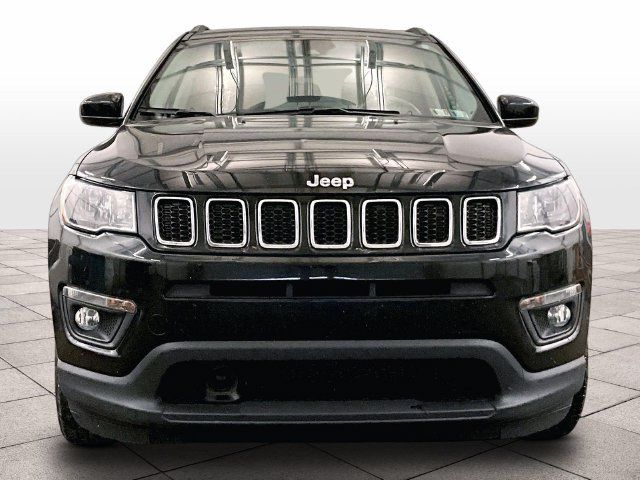 Used 2019 Jeep Compass Latitude w/ Popular Equipment Group AWD/4WD image 3