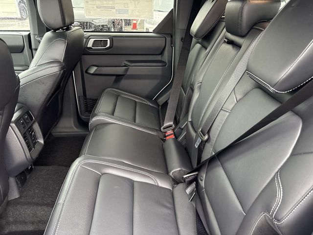 New 2026 Ford Bronco Outer Banks w/ Black Appearance Package AWD/4WD image 18
