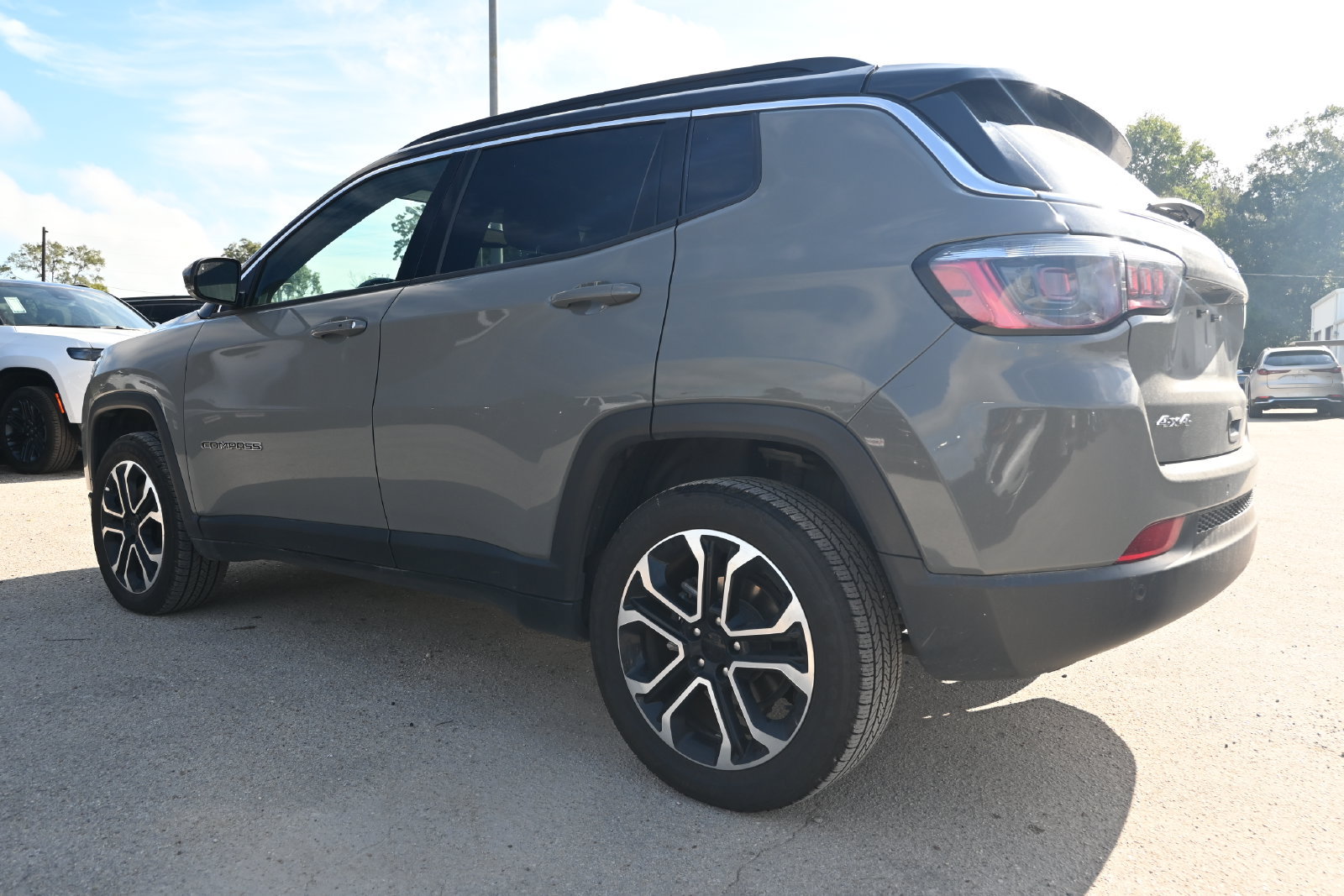 Used 2024 Jeep Compass Limited AWD/4WD image 4