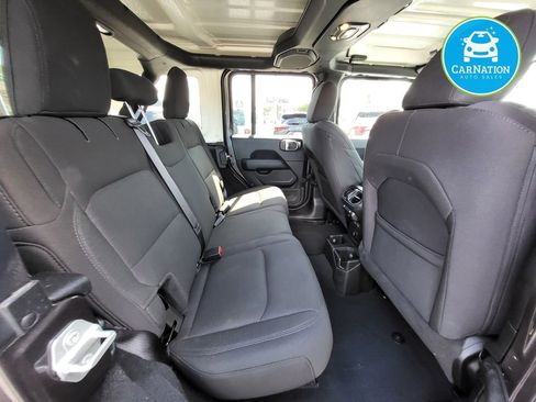 Used 2023 Jeep Wrangler Sahara image 13