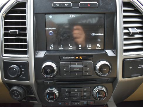 Used 2016 Ford F150 Lariat w/ Equipment Group 502A Luxury image 20