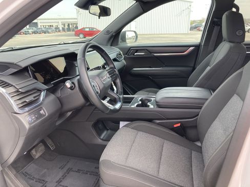 Used 2025 GMC Acadia Elevation image 16