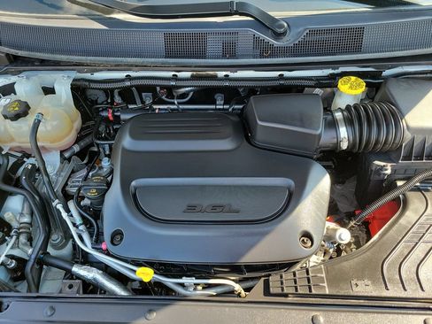Used 2023 Chrysler Voyager LX FWD image 40