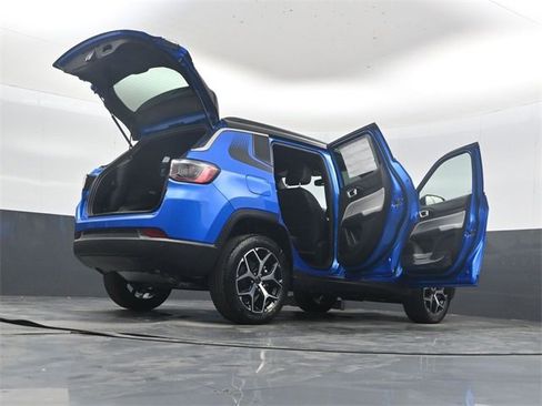 New 2026 Jeep Compass Limited w/ Mopar Graphics Package image 41