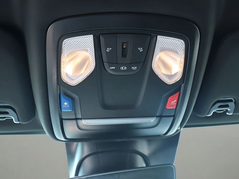 Used 2025 RAM 3500 Big Horn AWD/4WD image 38