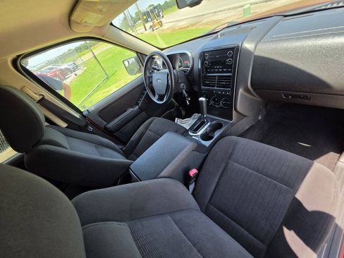 Used 2010 Ford Explorer XLT AWD/4WD image 4