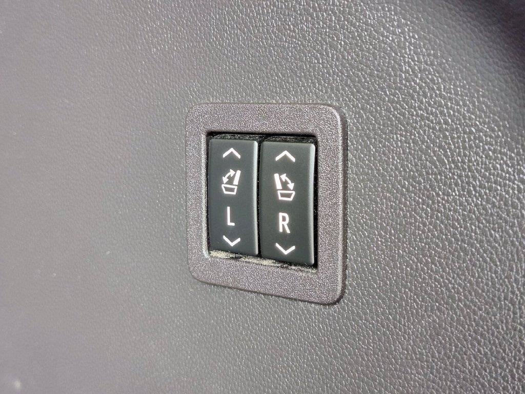 Used 2024 Buick Enclave Avenir w/ Avenir Technology Package AWD/4WD image 32
