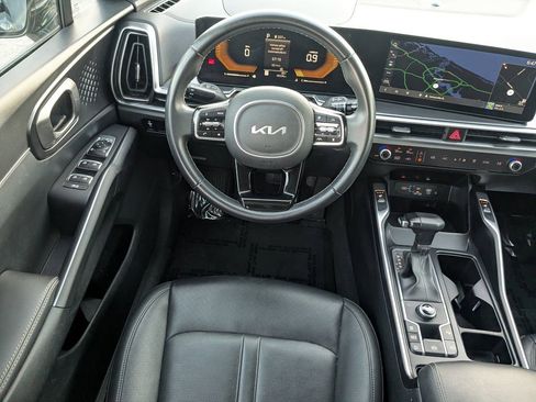 Used 2024 Kia Sorento S image 16