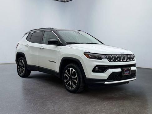 Used 2022 Jeep Compass Limited AWD/4WD image 3