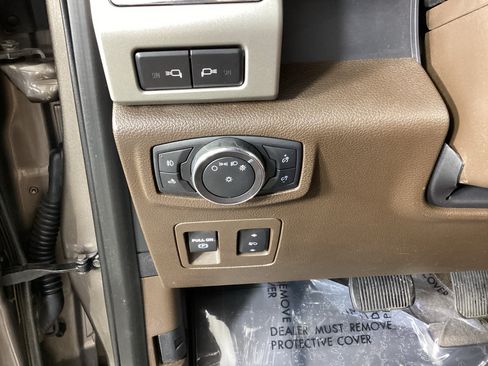 Used 2018 Ford F150 King Ranch w/ Equipment Group 601A Luxury AWD/4WD image 21