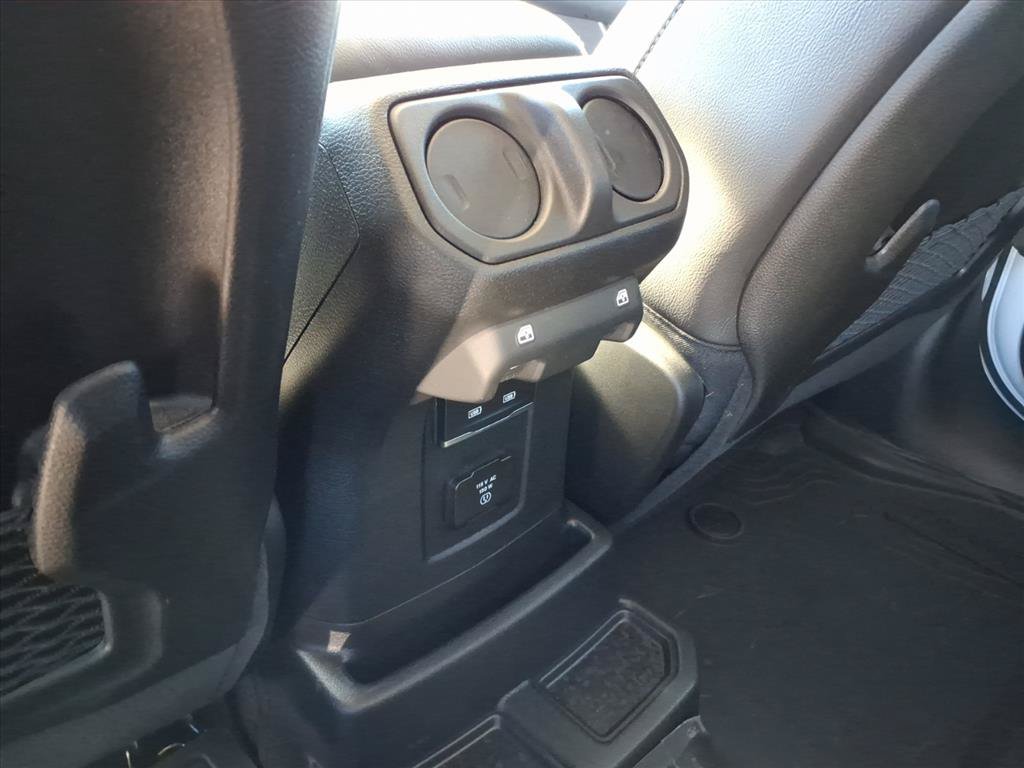Used 2025 Jeep Wrangler Unlimited Sahara AWD/4WD image 16