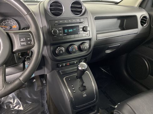 Used 2016 Jeep Patriot High Altitude image 26