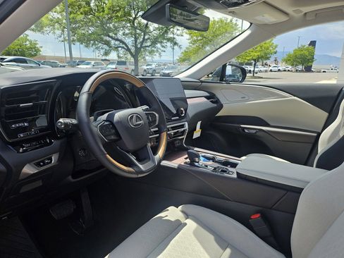 New 2026 Lexus RX 450h AWD image 10