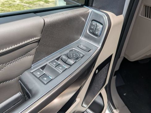 New 2026 Ford F350 Platinum w/ Platinum Plus Package AWD/4WD image 19