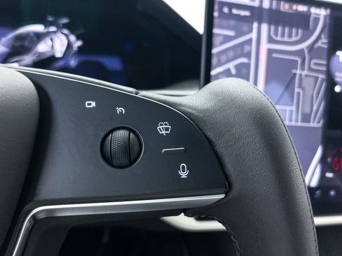 Used 2022 Tesla Model X Plaid image 29