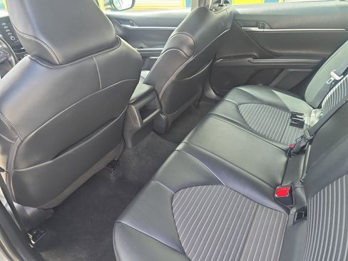 Used 2023 Toyota Camry SE image 19