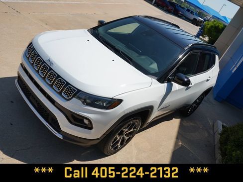 Used 2025 Jeep Compass Limited AWD/4WD image 16