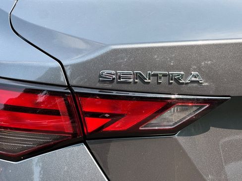 Used 2025 Nissan Sentra SV FWD image 33