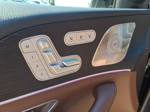 Used 2025 Mercedes-Benz GLS 580 4MATIC image 22