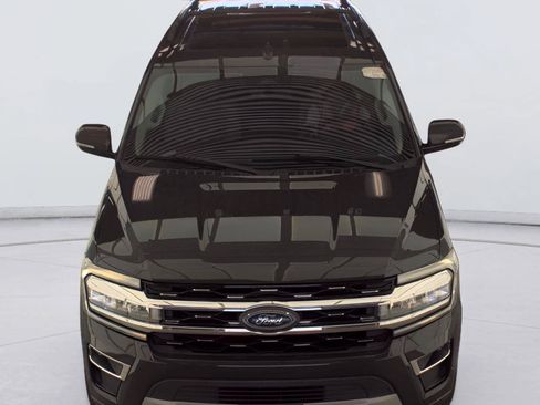 Used 2022 Ford Expedition Limited RWD image 2