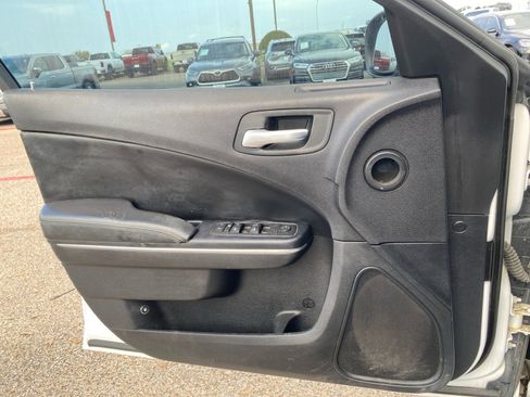 Used 2015 Dodge Charger SE w/ Sport Appearance Group image 30