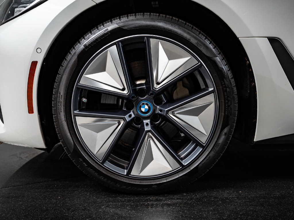 Used 2023 BMW i4 eDrive35 w/ Premium Package RWD image 13