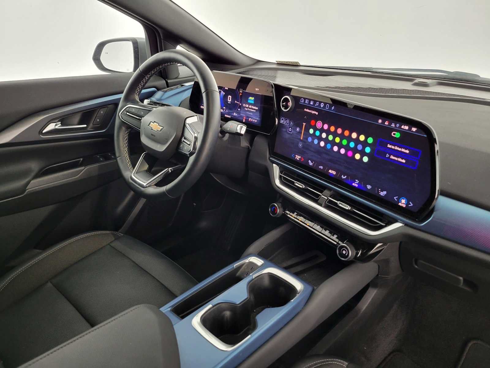 Used 2024 Chevrolet Equinox EV LT FWD image 11