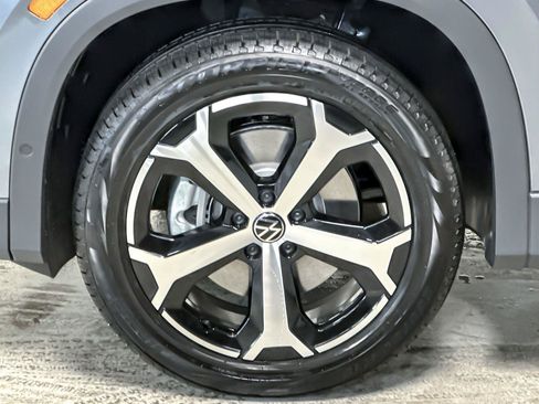 New 2026 Volkswagen Tiguan SE AWD/4WD image 24