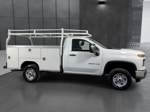 Used 2024 Chevrolet Silverado 2500 W/T RWD image 3