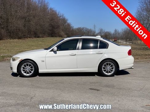 Used 2010 BMW 328i xDrive Sedan image 4