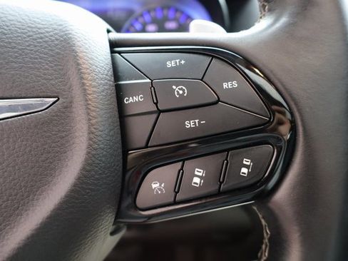 Used 2018 Chrysler 300 S w/ 300S Premium Group image 14