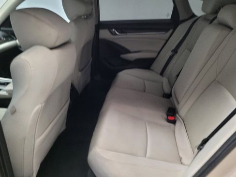 Used 2018 Honda Accord EX image 18