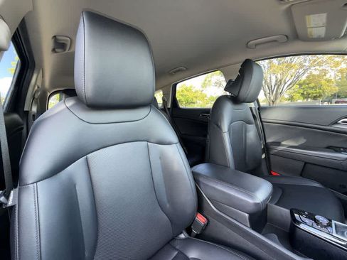 Used 2023 Kia Sportage EX FWD image 27
